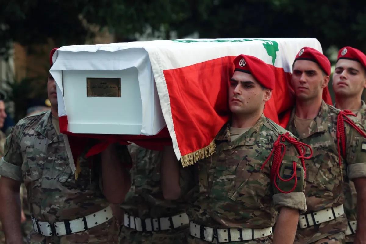 نواب «حزب الله»: قرار تجريد المقاومة من سلاحها في ظل الاحتلال والقتل والتدمير خاطئ ويمثل خيانة لدماء الشهداء