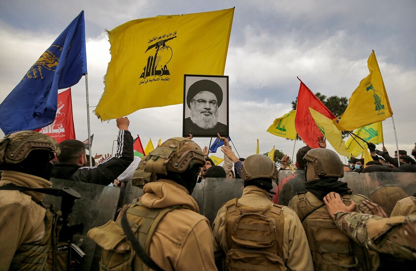 حزب الله ينشر مقطع فيديو بعنوان سلاحي أقدس من أن ينزع