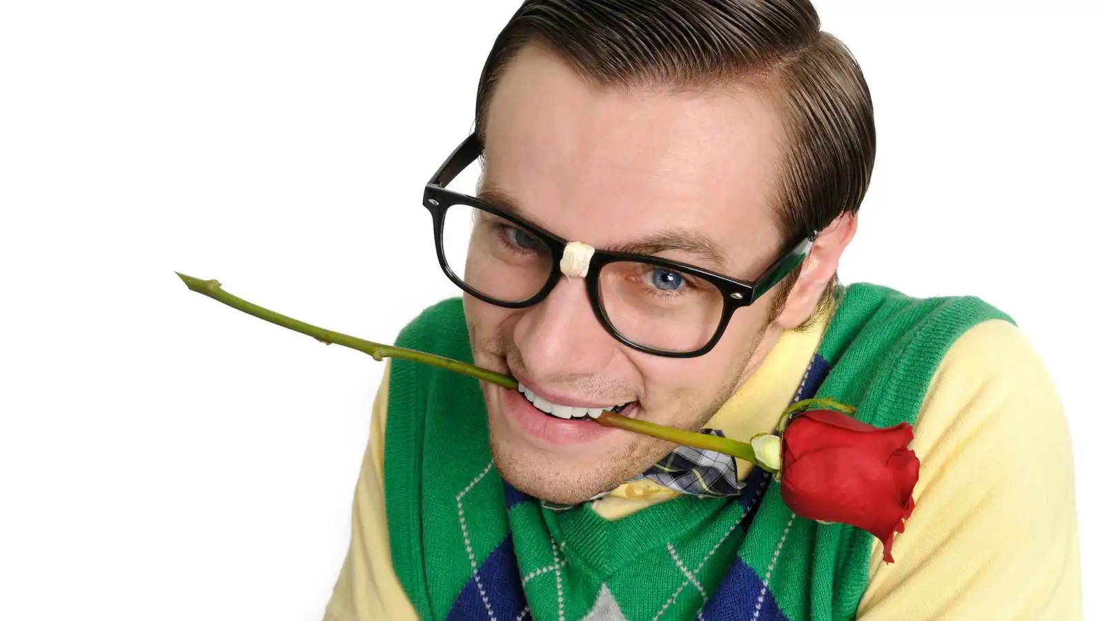 محتال رومانسي يسقط بشبكة أكاذيبه بعد خداع نساء بمبالغ كبيرة