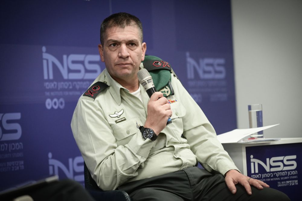 رئيس استخبارات اسرائيلي سابق يشن حرباً على نتنياهو ويصفه بـالجبان