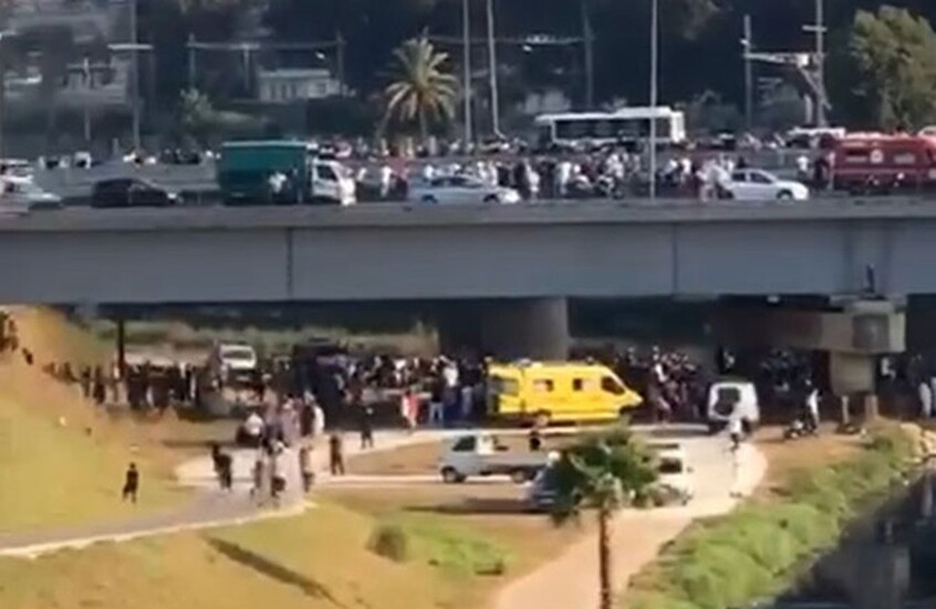 وفاة 18 شخصاً وإصابة 9 آخرين إثر سقوط حافلة في أكبر واد بالعاصمة الجزائرية