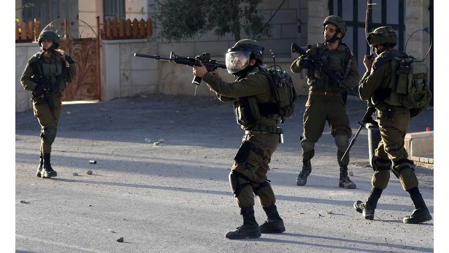 جيش الاحتلال يشن حملة دهم واعتقالات بمناطق متفرقة في الضفة