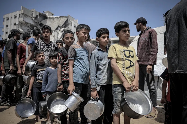 ارتفاع عدد الشهداء في القطاع والاحتلال يقتل 28 طفلا يوميا