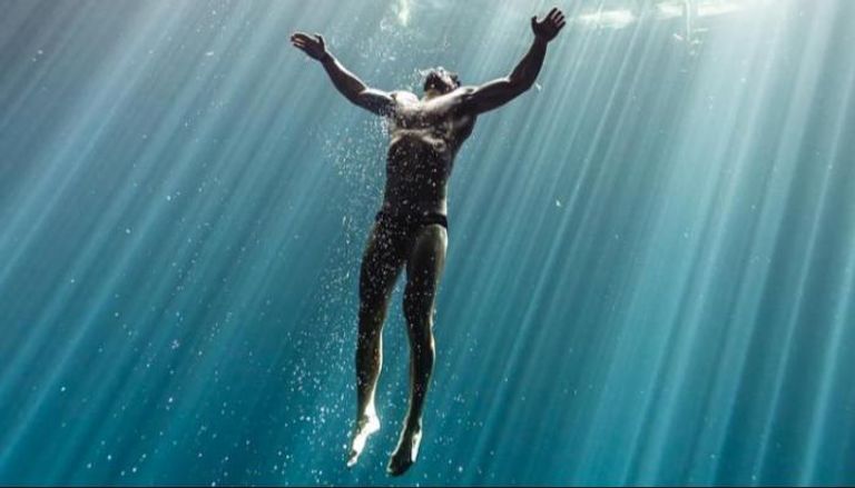 غواص كرواتي يدخل غينيس بعد حبس أنفاسه 29 دقيقة