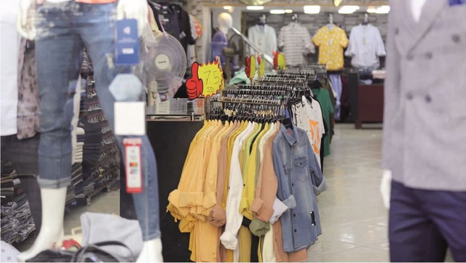 نشاط محدود في سوق الألبسة يخيب آمال التجار رغم ذروة الموسم