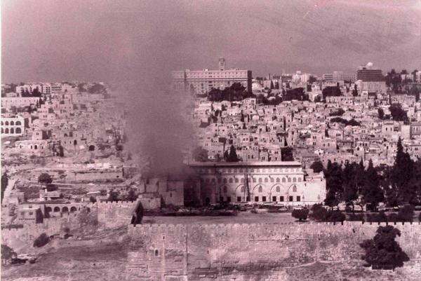 56 عاماً على إحراق المسجد الأقصى