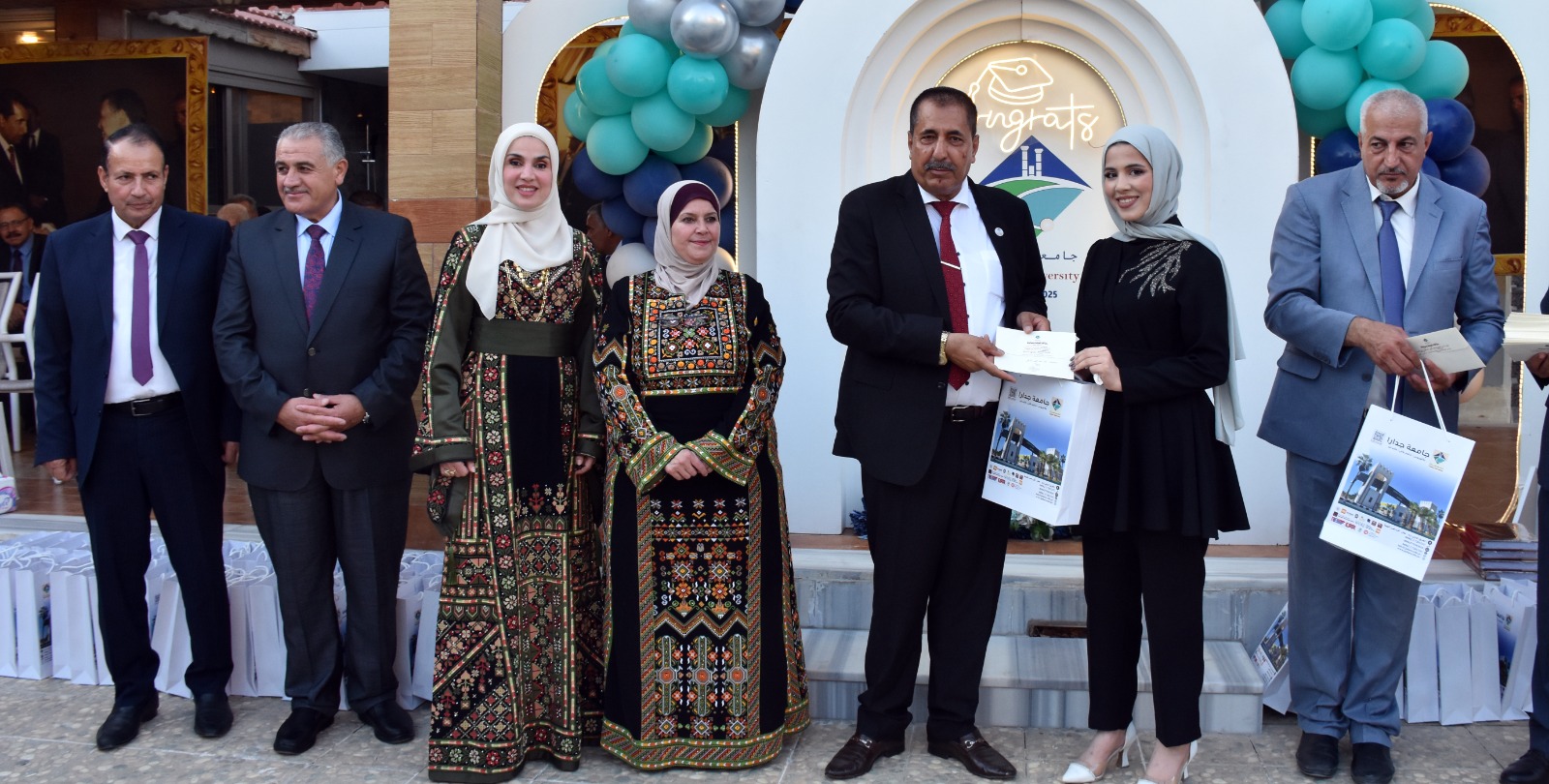 المراشدة وجمعية سوم الخيرية يحتفيان  بطلبة الثانوية العامة 2025