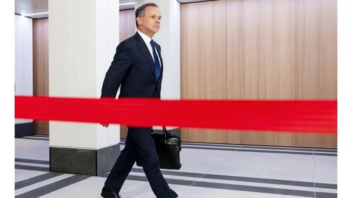 استقالة وزير الخارجية الهولندي بسبب الحرب على غزة