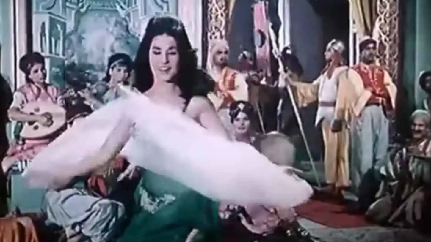 فيفي عبده تعلن وفاة الراقصة المصرية الحاجة سهير مجدي