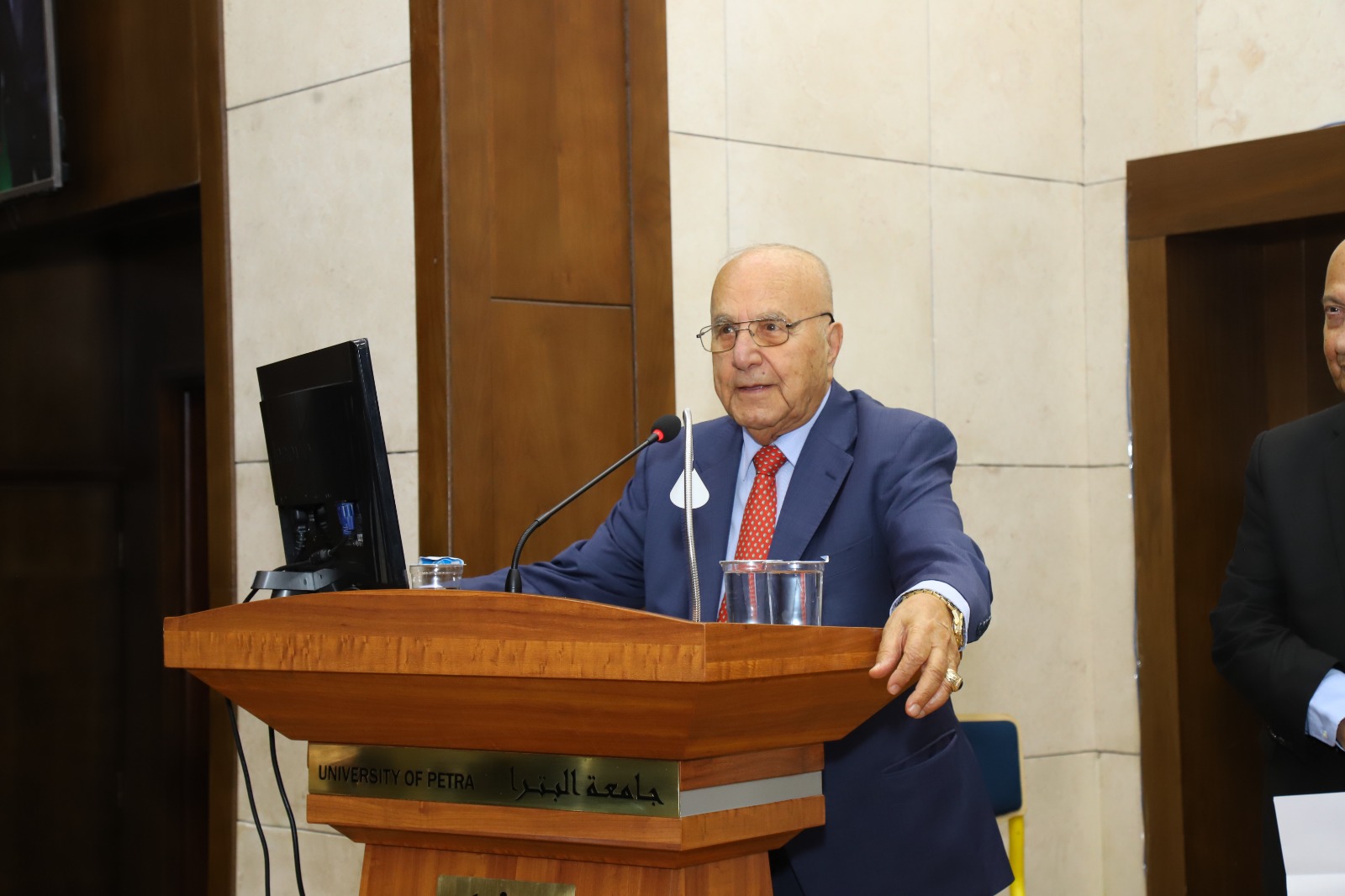 بدران يرعى حفل توزيع جوائز خليل السالم الزراعية في جامعة البترا