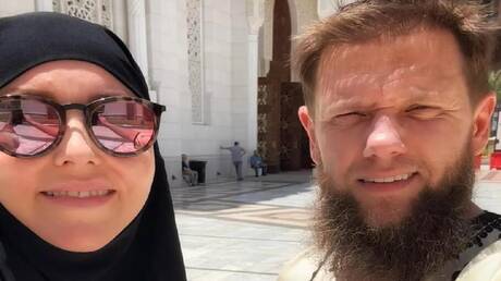 ألمانيا.. ملاكمة وعارضة أزياء سابقة تصبح الزوجة الثالثة لشرطي الشريعة