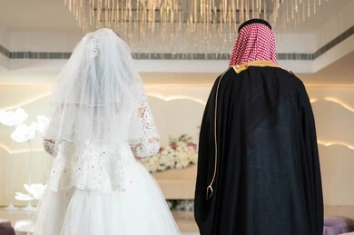 خلال شهر واحد.. عروس تنصب على 18 رجلًا