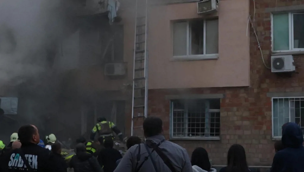 بعد الهجوم الروسي على كييف… زيلينسكي يدعو إلى فرض عقوبات صارمة على موسكو