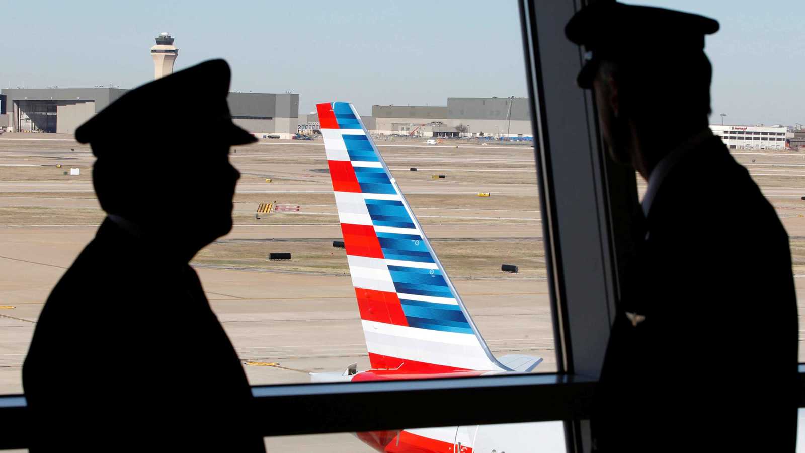 شركات الطيران العالمية تقترح رفع سن تقاعد الطيارين الدوليين