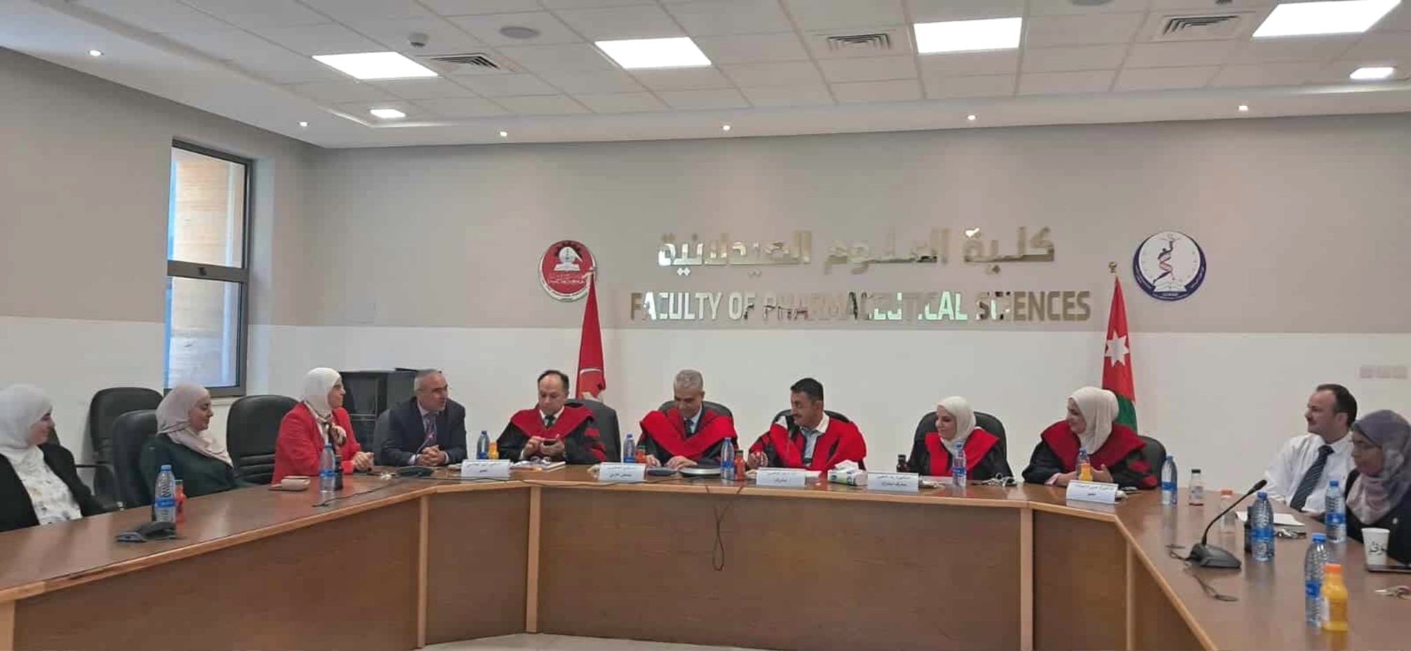 مناقشة أول رسالة ماجستير في كلية العلوم الصيدلانية بالجامعة الهاشمية