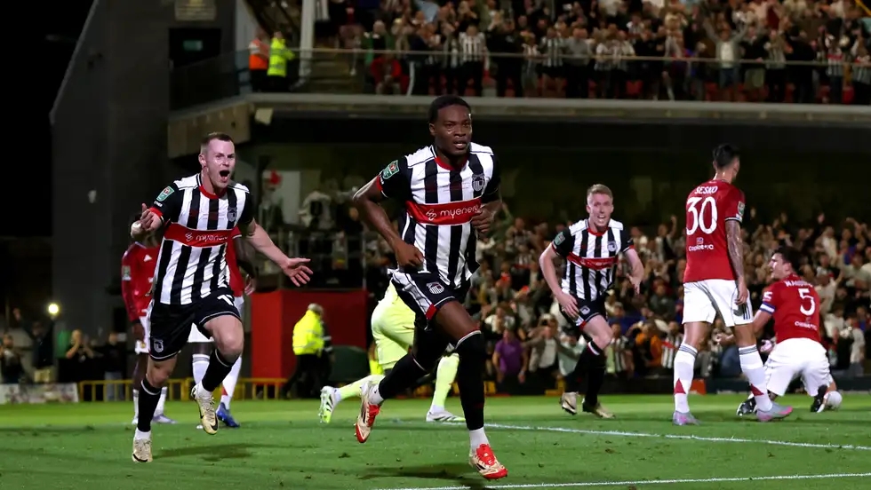 مفاجأة.. فريق درجة رابعة يطيح بمانشستر يونايتد من كأس الرابطة