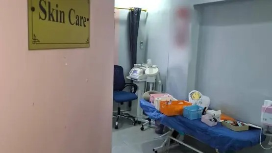 صيدلانية تنتحل صفة طبيبة أمراض جلدية وتجميل بشرة .. تفاصيل