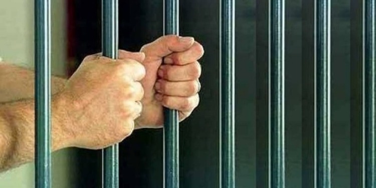 غرام أونلاين.. خيانة رقمية تقود رجلاً للسجن ثم الطلاق