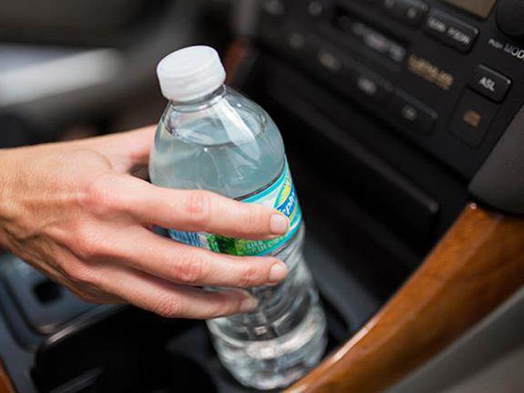 لا تترك زجاجة الماء في السيارة.. احذر شربها