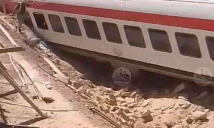 وفاة 3 أشخاص وإصابة 54 في حادث انقلاب قطار بمحافظة مطروح (صور وفيديو)