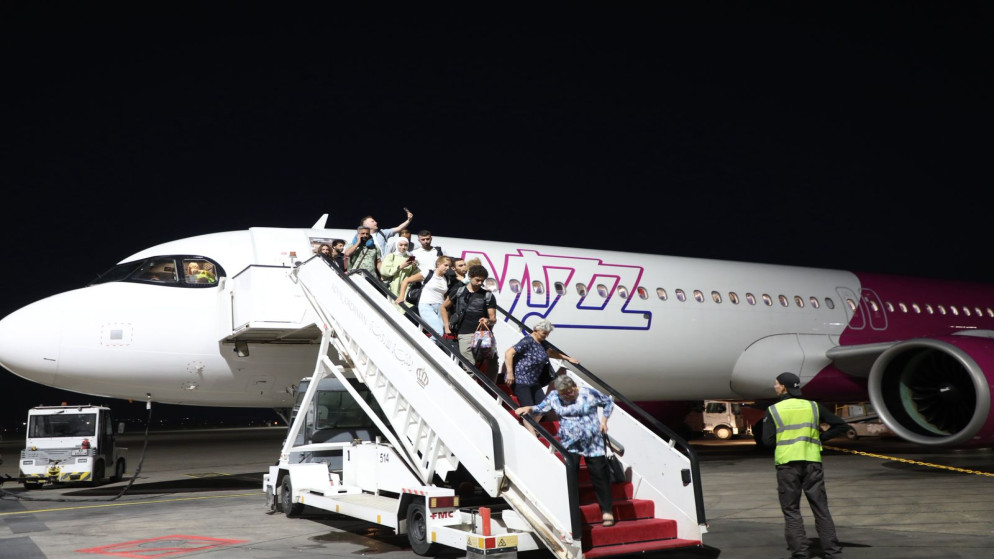 عودة رحلات ويز إير إلى الأردن بهبوط أول طائرة من بودابست تقل 184 سائحا