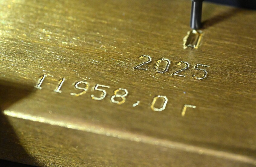 الذهب يصعد والفضة تسجل أعلى مستوى منذ 2011