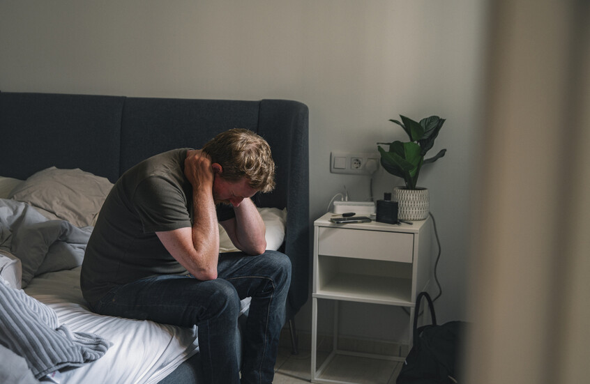 بحث عالمي صادم: منحنى السعادة ينقلب رأساً على عقب.. ووباء اليأس يضرب الشباب