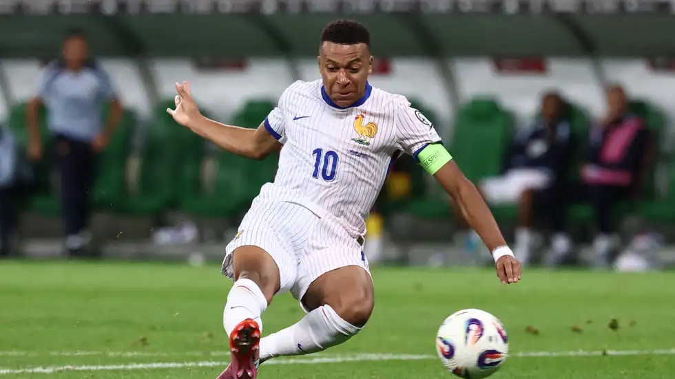 مبابي يوبخ نفسه: لقد تصرفت بغباء