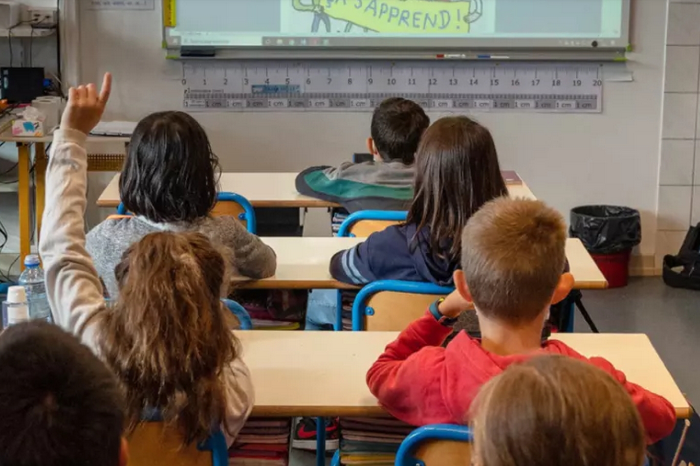 تلميذة تنال شهادة البكالوريا الفرنسية بعمر 9 سنوات