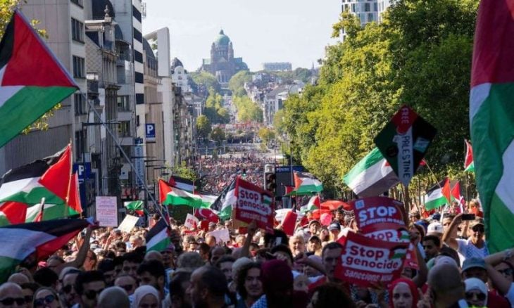 عشرات الآلاف يتظاهرون في بروكسل تضامنا مع الفلسطينيين