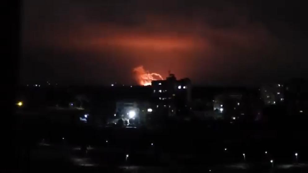 سوريا.. انفجارات ضخمة تهز حمص جراء غارة إسرائيلية استهدفت منشأة كبرى