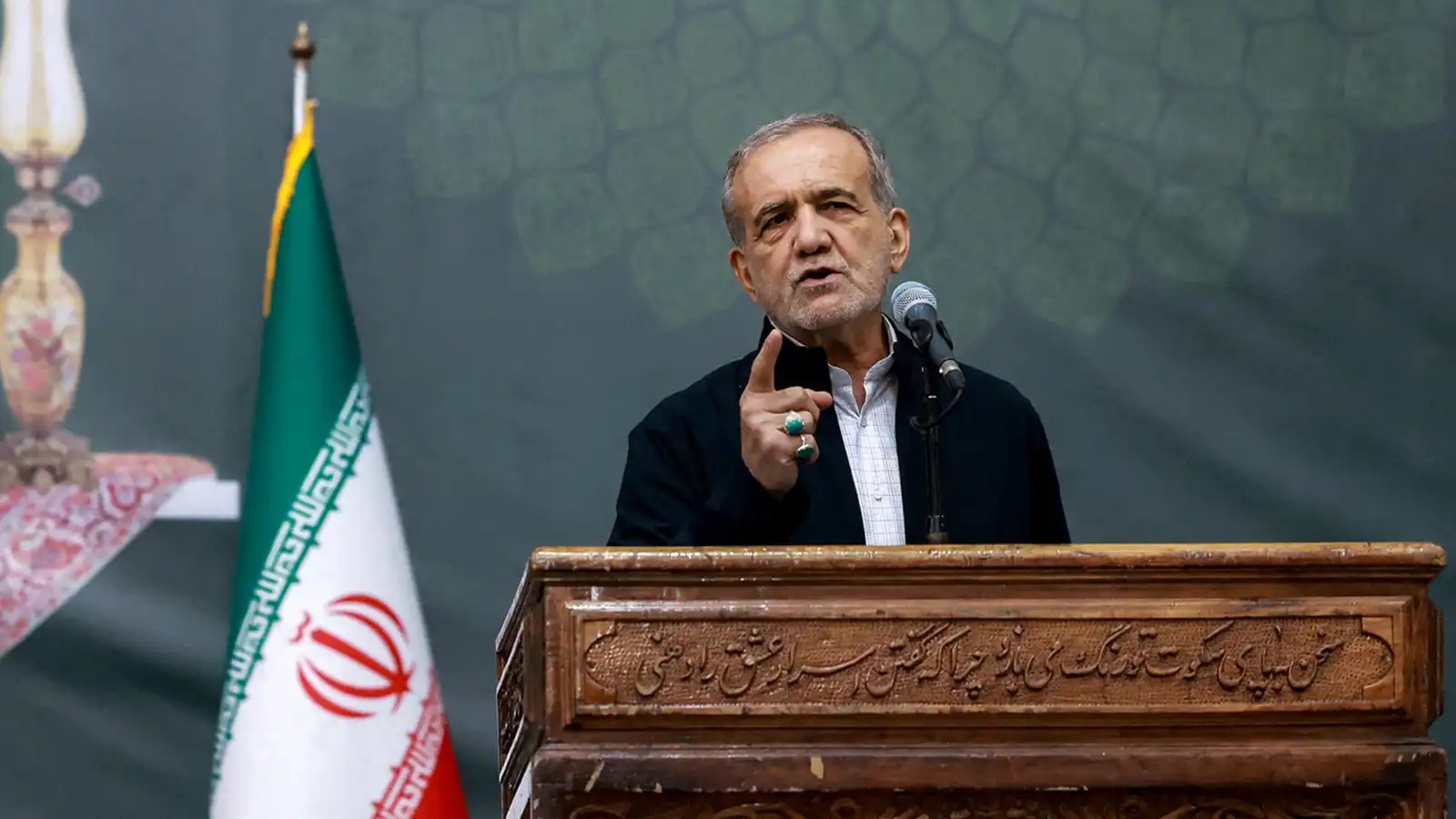 الرئيس الإيراني: لن نركع أمام الضغوط والاعتداءات الخارجية