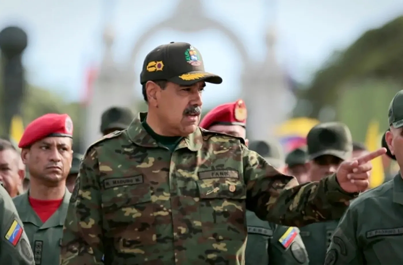 فنزويلا تتحدى واشنطن وتدفع بـ25 ألف جندى إلى واجهتها الكاريبية