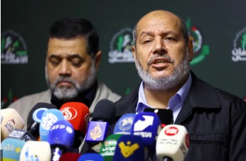 وفد حماس يرد من قطر