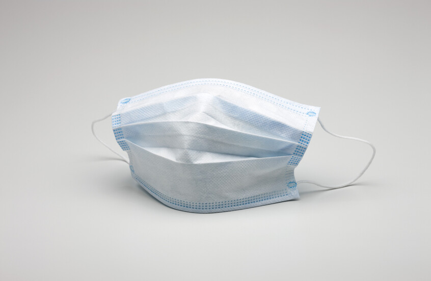 عقب الجائحة.. كمامات كورونا تتحول إلى كارثة بيئية تهدد صحة البشر