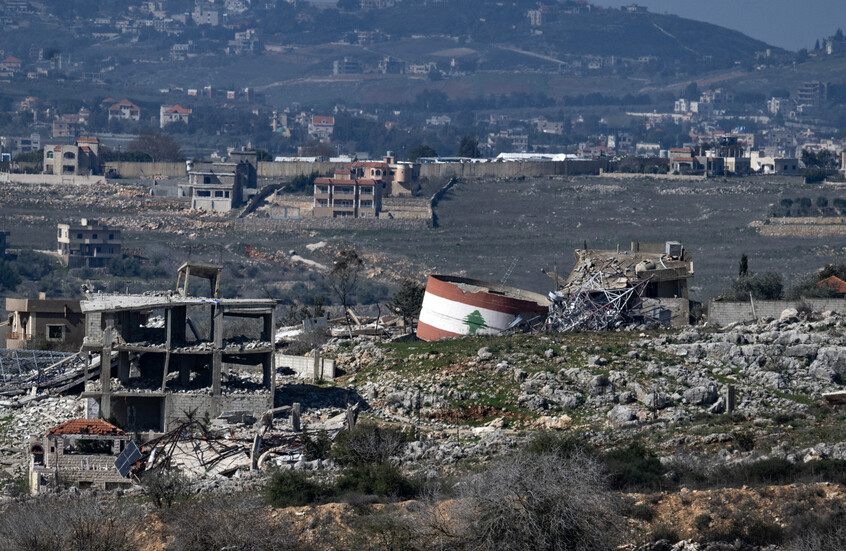 أفيخاي أدرعي يتجول في جنوب لبنان