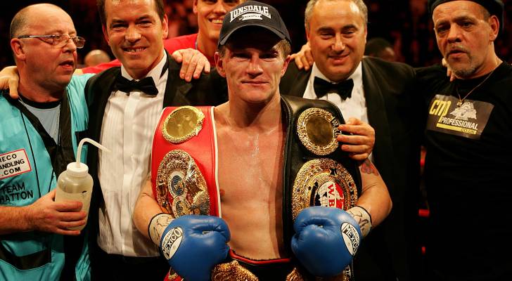 رحيل أسطورة الملاكمة البريطانية.. وفاة ريكي هاتون عن عمر يناهز 46 عامًا