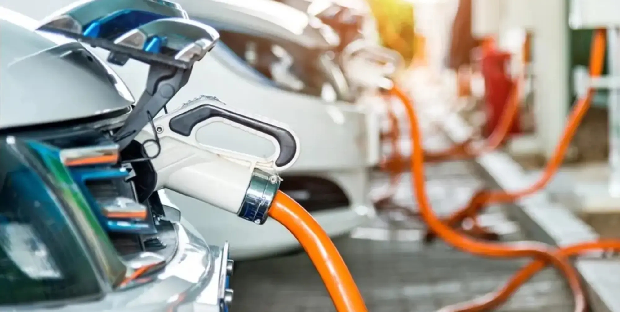 ماذا يعني تخفيض ضرائب السيارات التي اعلنته الحكومة  تفاصيل