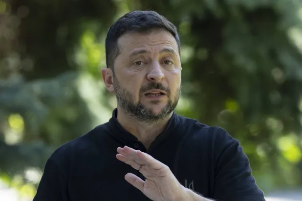 زيلينسكي يحث «الحلفاء» على التوقف عن شراء النفط الروسي