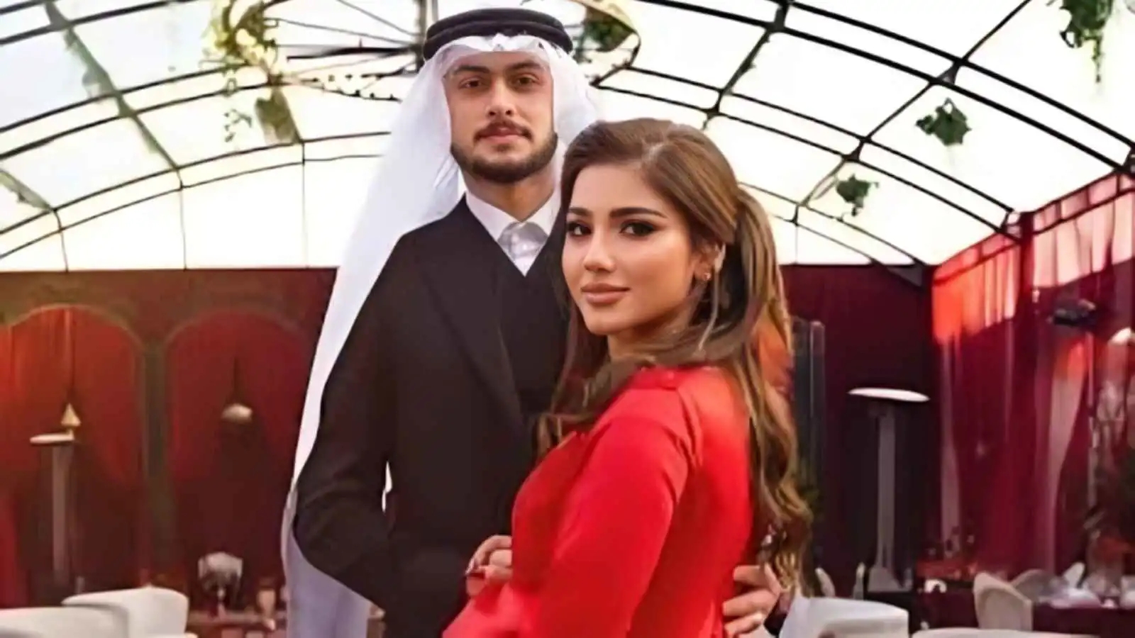 وصلة رقص تعطل حركة المرور.. احتفال يوسف مازن بحمل زوجته هدى يثير الجدل (فيديو)