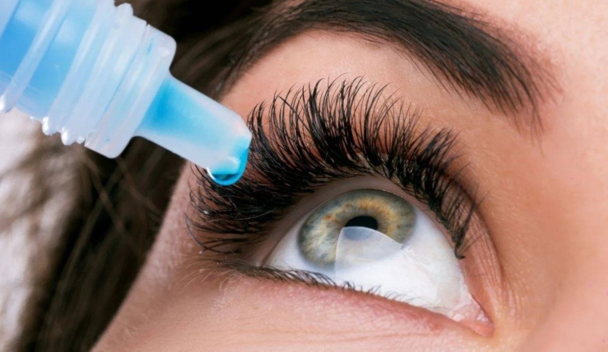 وداعاً للنظارات الطبية.. قطرات عين تحسن النظر في لمح البصر