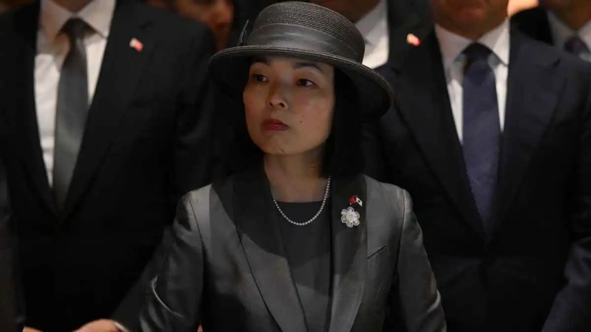 دبلوماسية الأظافر.. أصابع أميرة اليابان تجذب الأنظار في زيارة رسمية (صور)