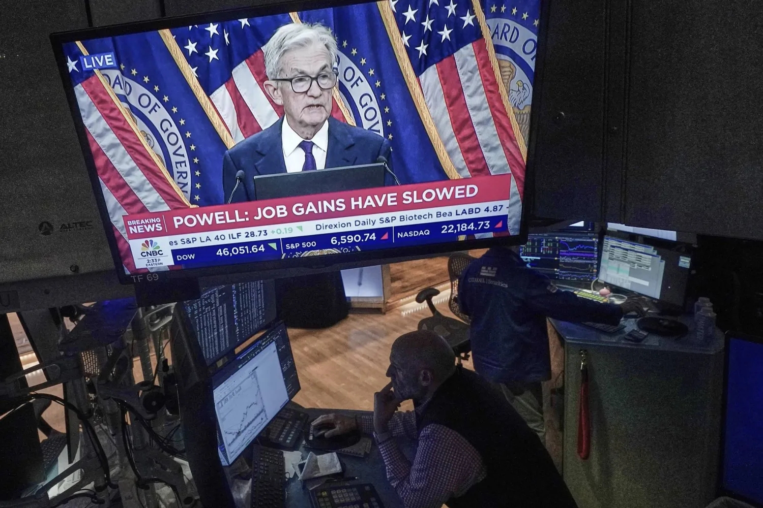 «خيار الفيدرالي» يطمئن الأسواق... والاقتصاد العالمي ينمو رغم تهديدات ترمب