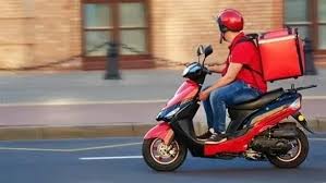 العراق يعلن عن إجراءات لدعم عمال الدليفري