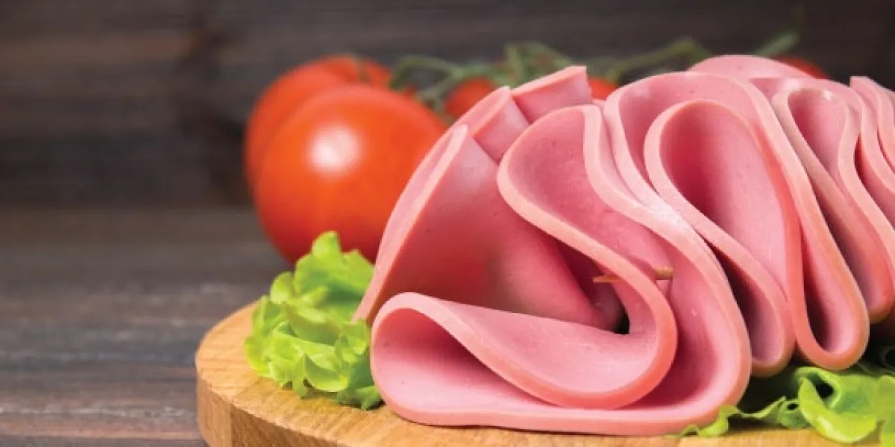 فضيحة غذائية في لبنان بطلتها المرتديلا ..تفاصيل خطيرة