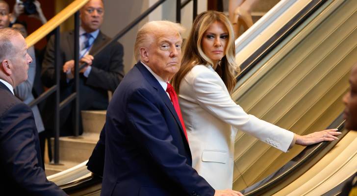 البيت الأبيض يطالب بالتحقيق وطرد المتسبب بتعطل سلّم كهربائي صعد عليه ترمب في الأمم المتحدة