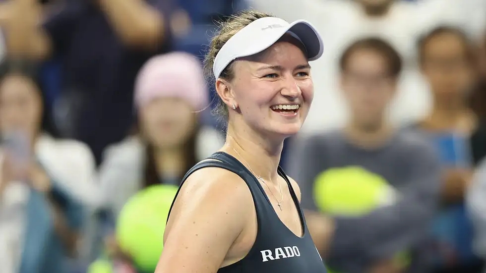 كريتشيكوفا تتقدم في بكين.. وأندريسكو تودع مبكرًا