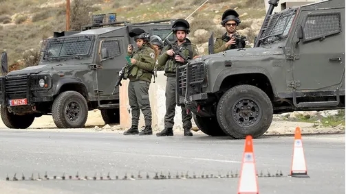 الاحتلال يغلق مدخل ترمسعيا شمال رام الله