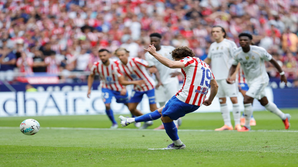 أتلتيكو مدريد يمطر شباك الريال بخماسية وينهي بدايته المثالية بالدوري الإسباني