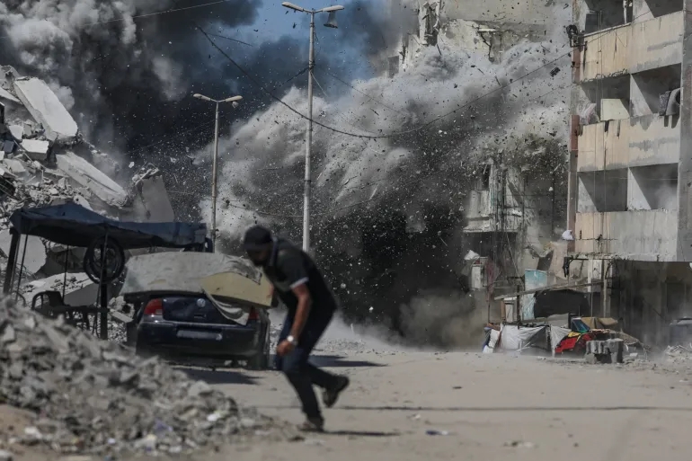 يوم دام جديد بغزة وخروج 3 مستشفيات عن الخدمة